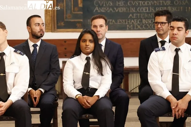 Graduación de alumnos y entrega de Alas de la Escuela de Pilotos Adventia en el Colegio Fonseca