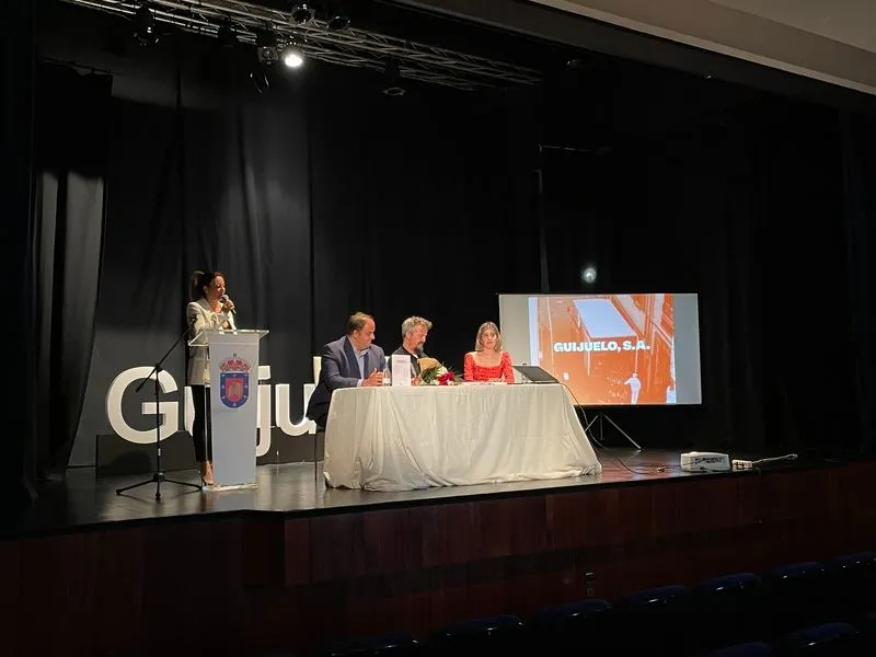 Foto 2 - Patricia Parra presenta su libro 'Guijuelo S.A.&rsquo;