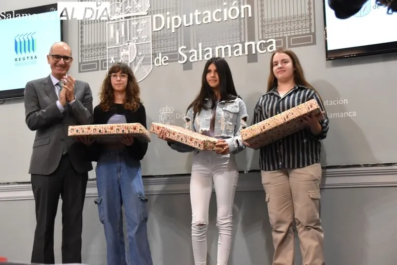 La Diputación entrega los premios del VII Concurso de Vídeos de Educación Tributaria | FOTOS: Vanesa Martins 