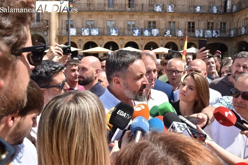 Foto 3 - Santiago Abascal, contundente en Salamanca: "Estamos a pocos d&iacute;as de poder echar de la Moncloa a quien est&aacute; gobernando contra el pueblo"