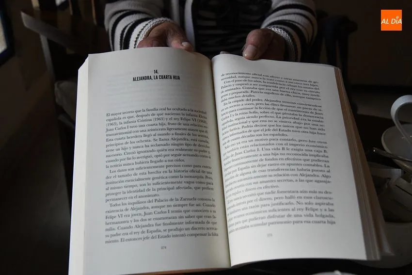 Capítulo en el que los autores hablan de la supuesta hija del rey emérito Juan Carlos I