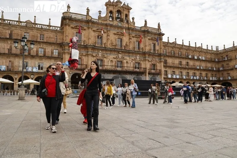 Manifestación de trabajadores de Justicia en la Plaza Mayor de Salamanca. Foto de David Sañudo