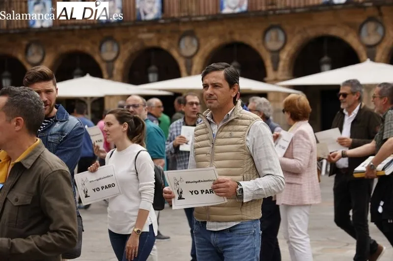 Manifestación de trabajadores de Justicia en la Plaza Mayor de Salamanca. Foto de David Sañudo