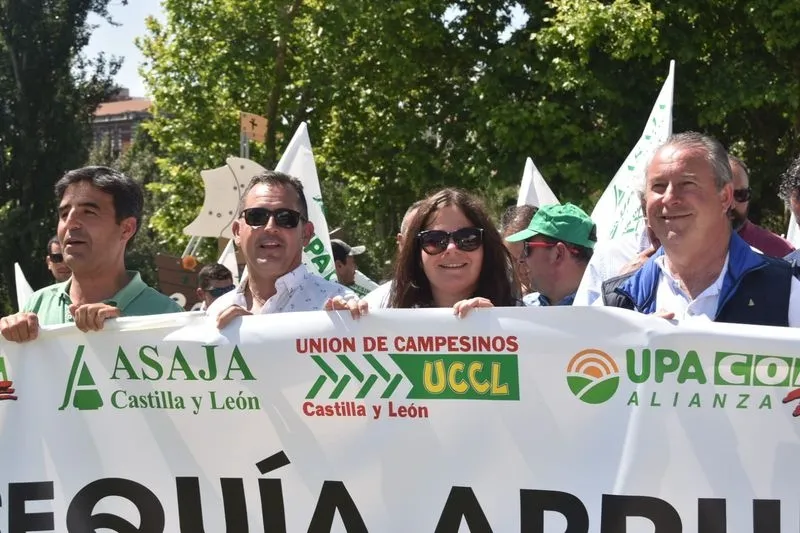 Manifestación de agricultores y ganaderos de CyL con la presencia de salmantinos. Foto Asaja Salamanca
