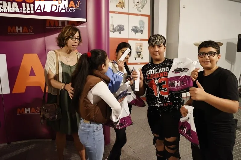Celebración del visitante 'un millón' en el Museo de la Automoción de Salamanca. Foto de David Sañudo
