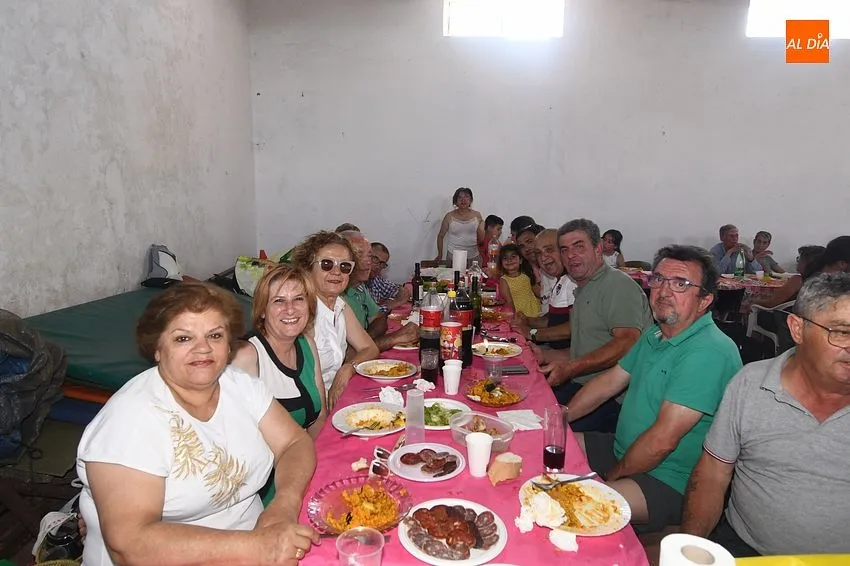 COmida popular en Robleda fiestas de San Juan/ Fotos: Adrián M.Pastor