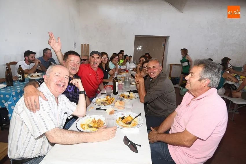 COmida popular en Robleda fiestas de San Juan/ Fotos: Adrián M.Pastor