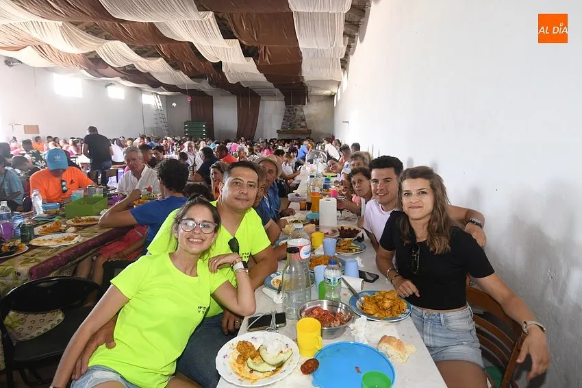 COmida popular en Robleda fiestas de San Juan/ Fotos: Adrián M.Pastor