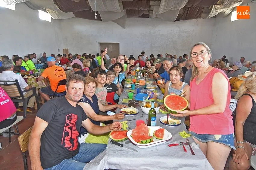 COmida popular en Robleda fiestas de San Juan/ Fotos: Adrián M.Pastor
