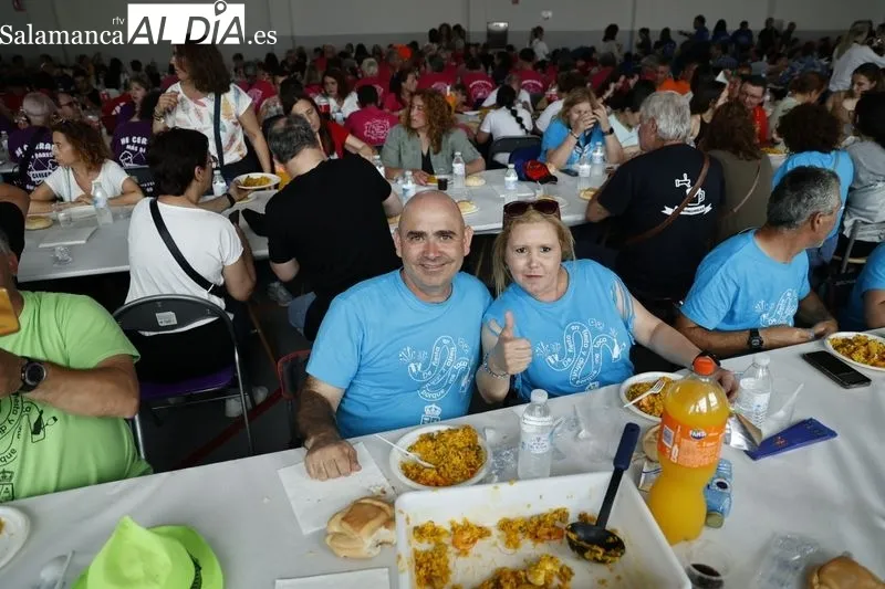 Paella popular en Villares de la Reina. Foto de David Sañudo