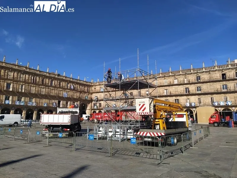 Preparativos del Fácyl en la Plaza Mayor. Foto de David Sañudo