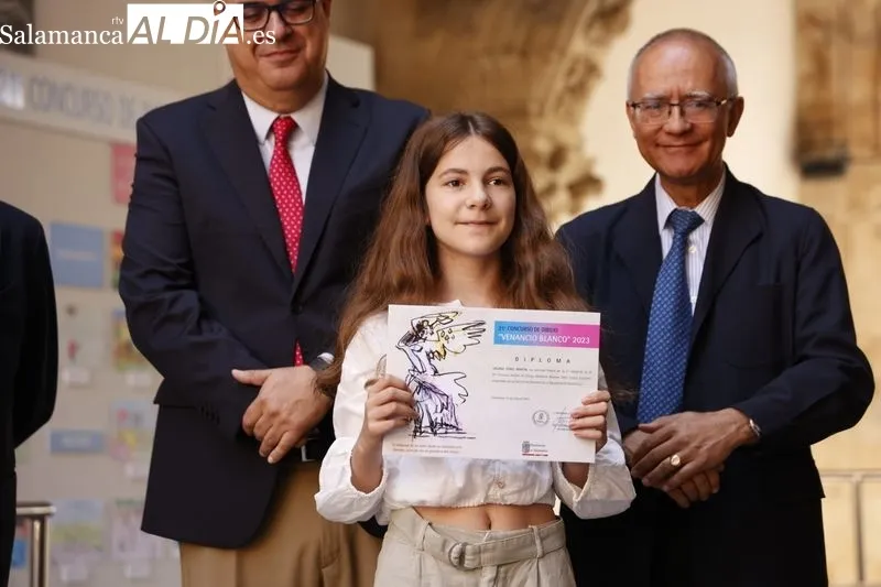 Entrega de los premios del XXI Concurso de Dibujo 'Venancio Blanco' en el Patio de la Salina. Foto de David Sañudo