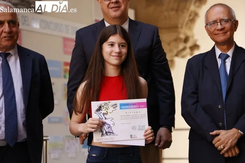 Entrega de los premios del XXI Concurso de Dibujo 'Venancio Blanco' en el Patio de la Salina. Foto de David Sañudo