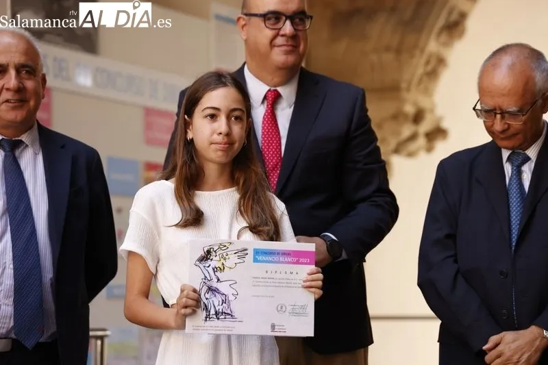 Entrega de los premios del XXI Concurso de Dibujo 'Venancio Blanco' en el Patio de la Salina. Foto de David Sañudo