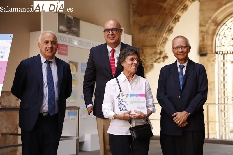 Entrega de los premios del XXI Concurso de Dibujo 'Venancio Blanco' en el Patio de la Salina. Foto de David Sañudo