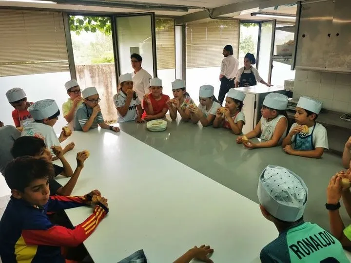 Los pequeños de Santa Marta colaboran con el comedor social de la localidad