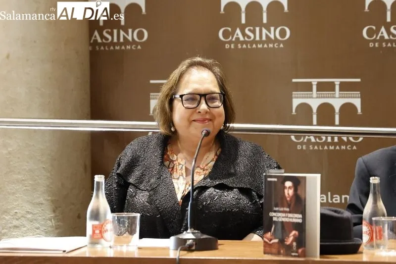 Gran afluencia de público en la presentación del libro 'Concordia y Discordia del género humano' | FOTOS: David Sañudo 
