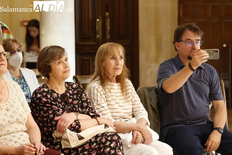 Gran afluencia de público en la presentación del libro 'Concordia y Discordia del género humano' | FOTOS: David Sañudo 