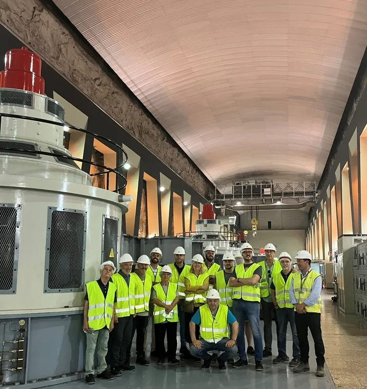 Visitantes en la central de Aldeadávila I 
