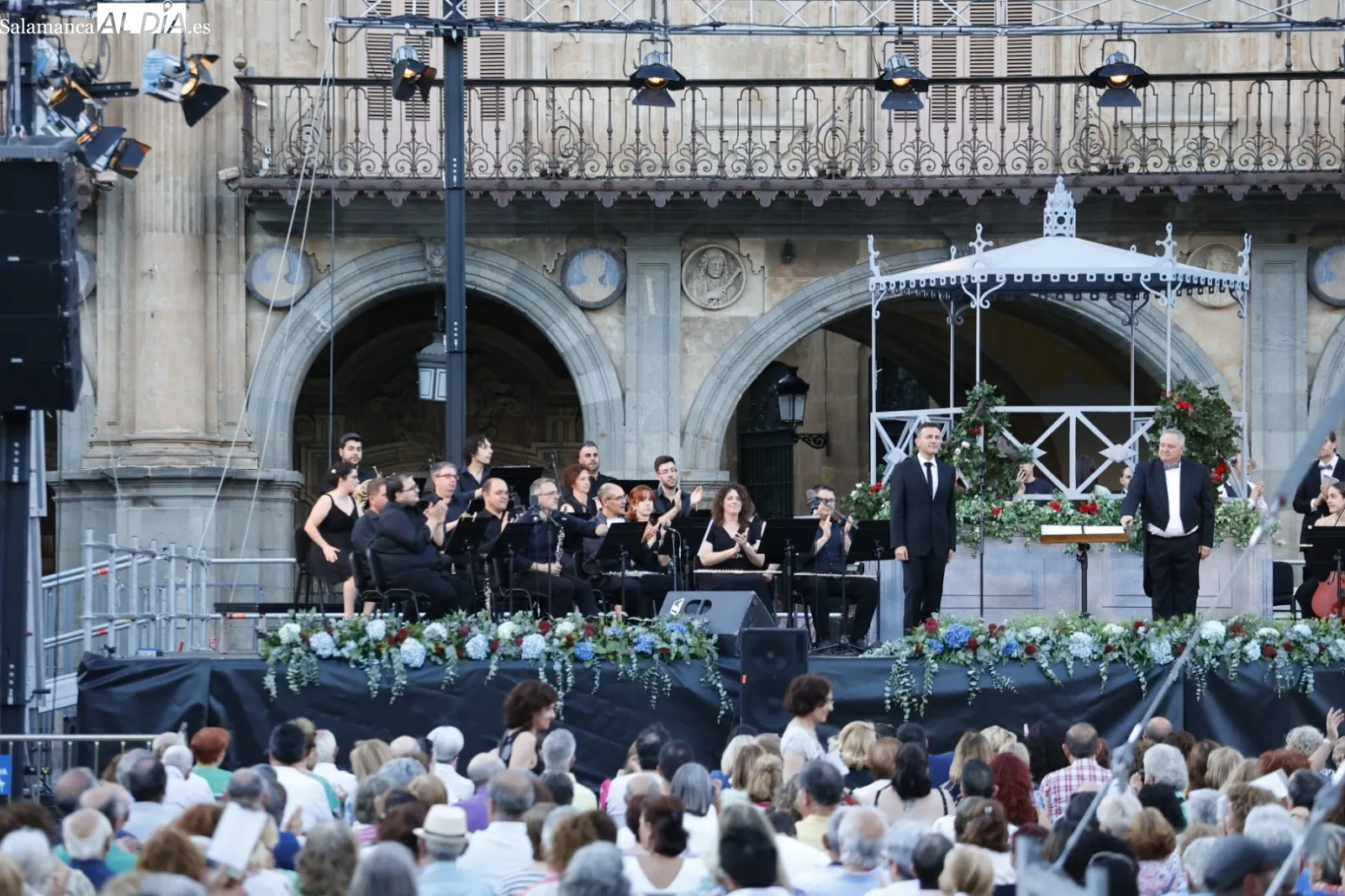 Foto 2 - El Concierto de la Banda Municipal de M&uacute;sica ameniza la noche en la Plaza Mayor
