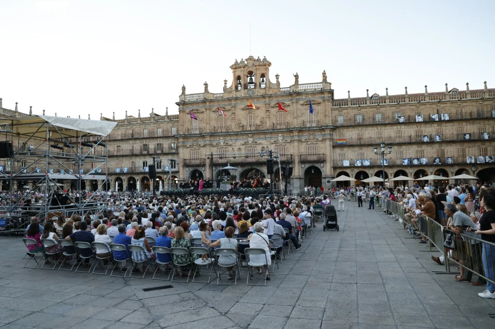 Foto 10 - El Concierto de la Banda Municipal de M&uacute;sica ameniza la noche en la Plaza Mayor