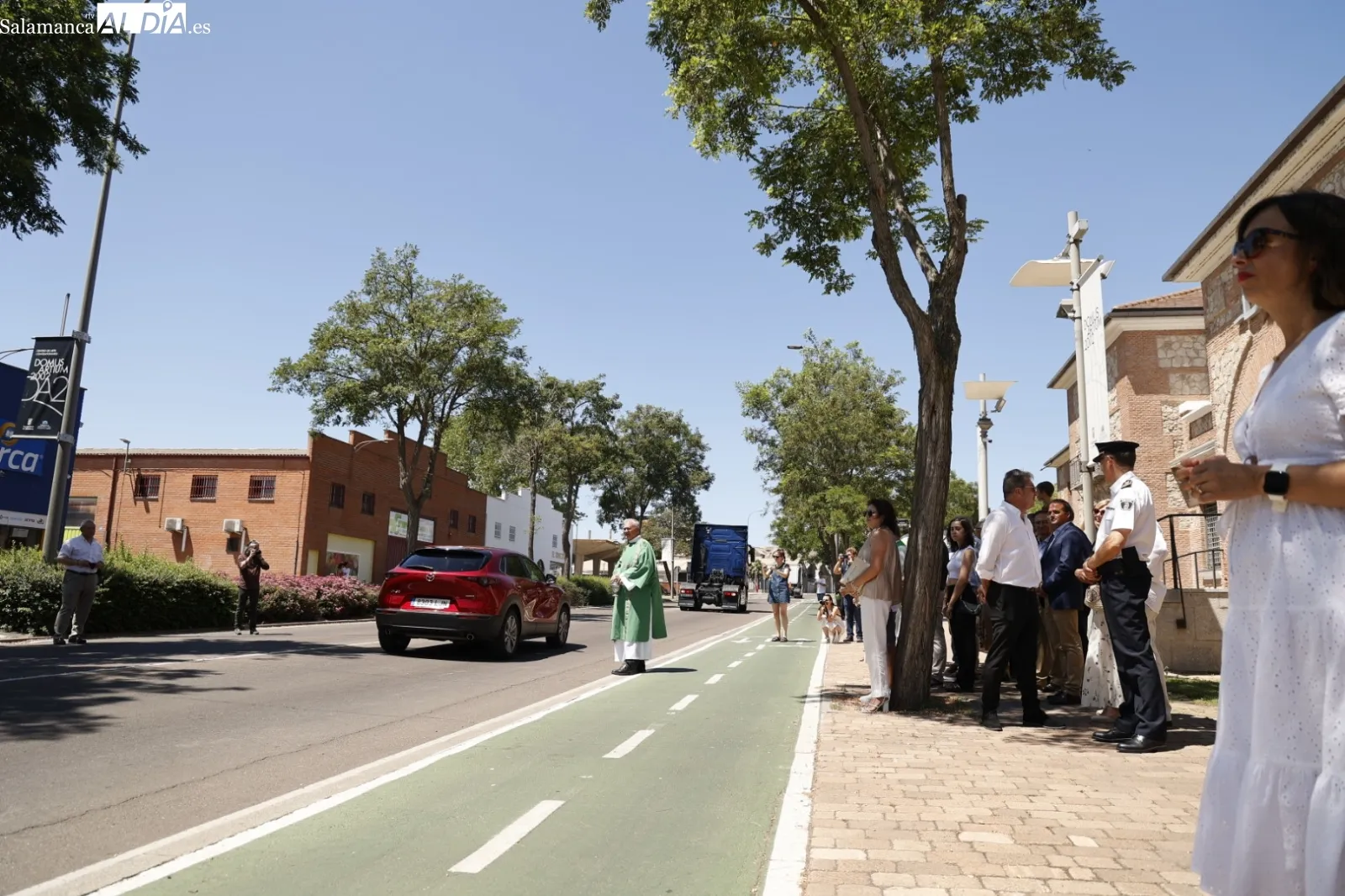 Foto 15 - Los veh&iacute;culos salmantinos reciben su tradicional bendici&oacute;n por San Crist&oacute;bal