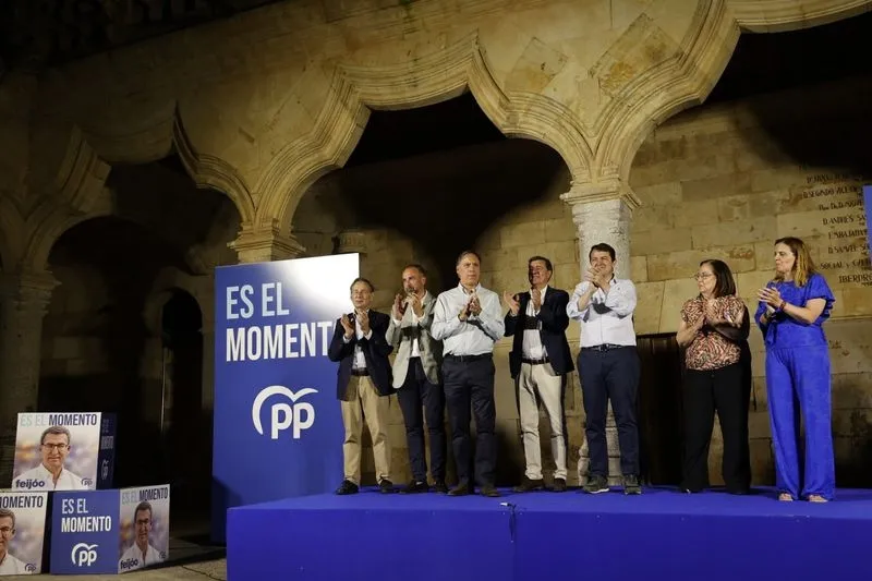 Foto 2 - Garc&iacute;a Carbayo: "No vamos a desaprovechar la oportunidad, tenemos que acompa&ntilde;ar a S&aacute;nchez a la puerta de salida y empujarle"