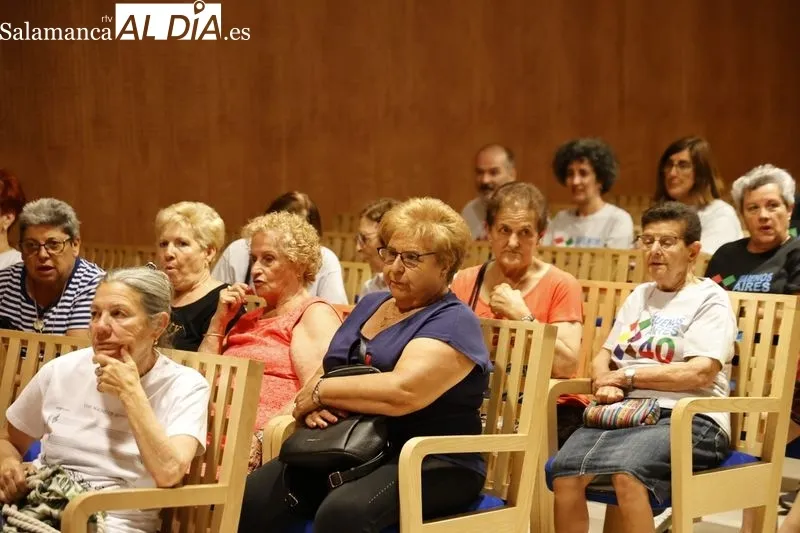 Foto 10 - Emotivo recital po&eacute;tico de Juan Carlos L&oacute;pez Pinto con canciones de Roberto Araujo