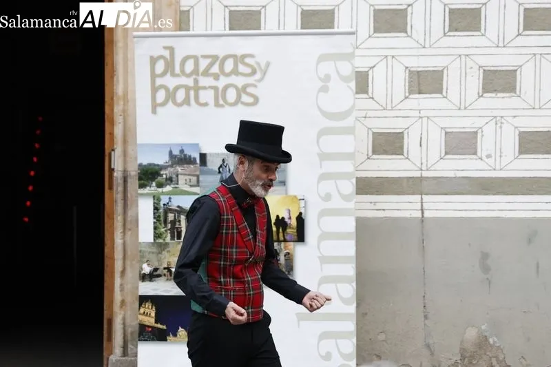 Foto 2 - EduLogic fascina al p&uacute;blico con su &lsquo;Cucurruc&uacute; paloma (y la pelirroja &iquest;qu&eacute;?)'