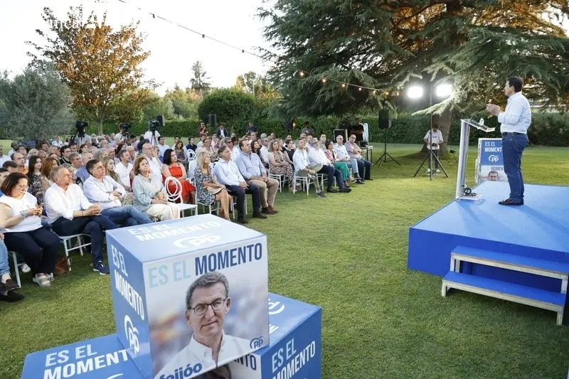 Acto de los responsables del PP provincial y regional con alcaldes y concejales de la comarca de Salamanca. Fotos: David Sañudo