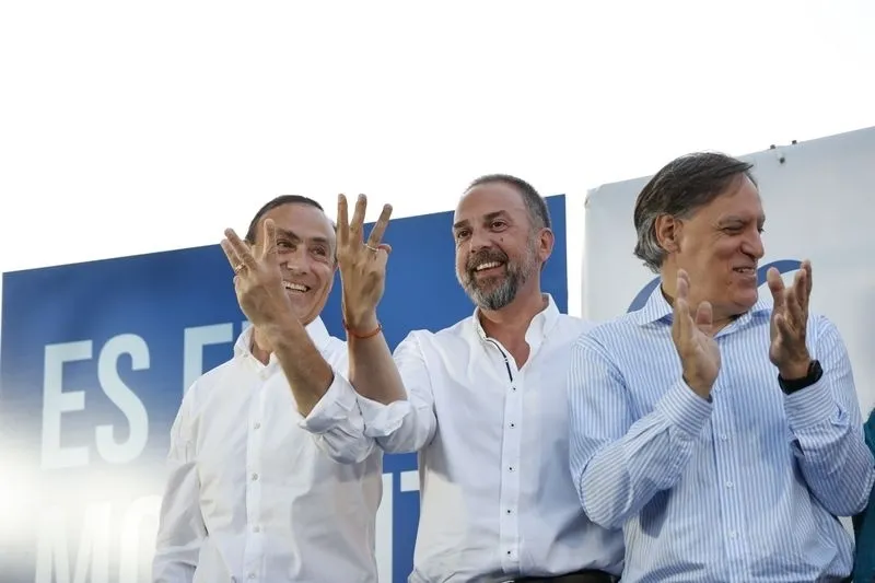 Acto de los responsables del PP provincial y regional con alcaldes y concejales de la comarca de Salamanca. Fotos: David Sañudo