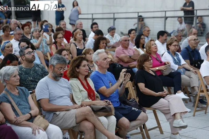 Concierto de Tonky Blues Band en la plaza de la Torrente Ballester. Fotos: David Sañudo