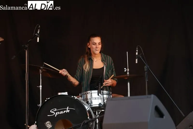Concierto de Tonky Blues Band en la plaza de la Torrente Ballester. Fotos: David Sañudo
