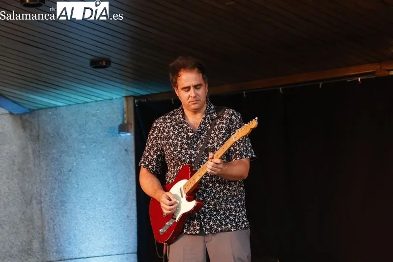 Concierto de Tonky Blues Band en la plaza de la Torrente Ballester. Fotos: David Sañudo