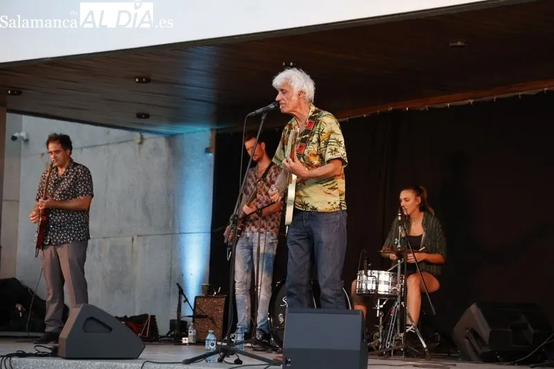 Concierto de Tonky Blues Band en la plaza de la Torrente Ballester. Fotos: David Sañudo