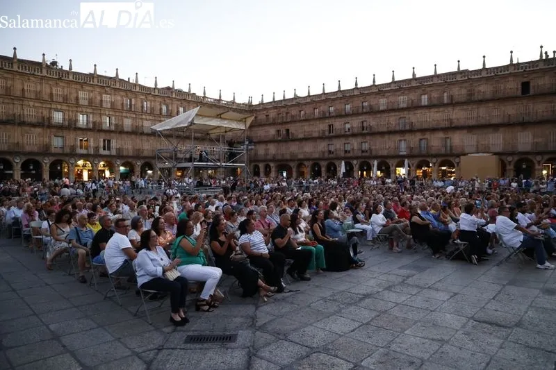 Concierto de la Banda Sinfónica Avanzada de la Escuela Especializada Libre de Música Antonio Paoli de Caguas, Puerto Rico, en la Plaza Mayor. Fotos: David Sañudo