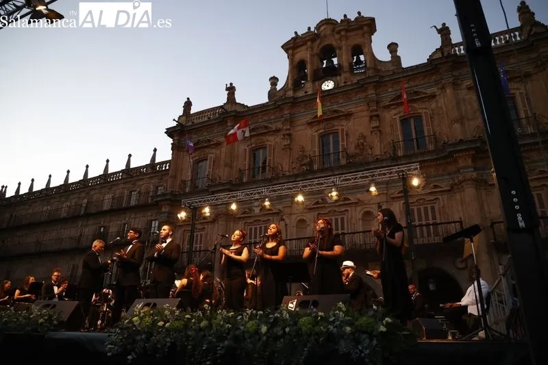 Concierto de la Banda Sinfónica Avanzada de la Escuela Especializada Libre de Música Antonio Paoli de Caguas, Puerto Rico, en la Plaza Mayor. Fotos: David Sañudo