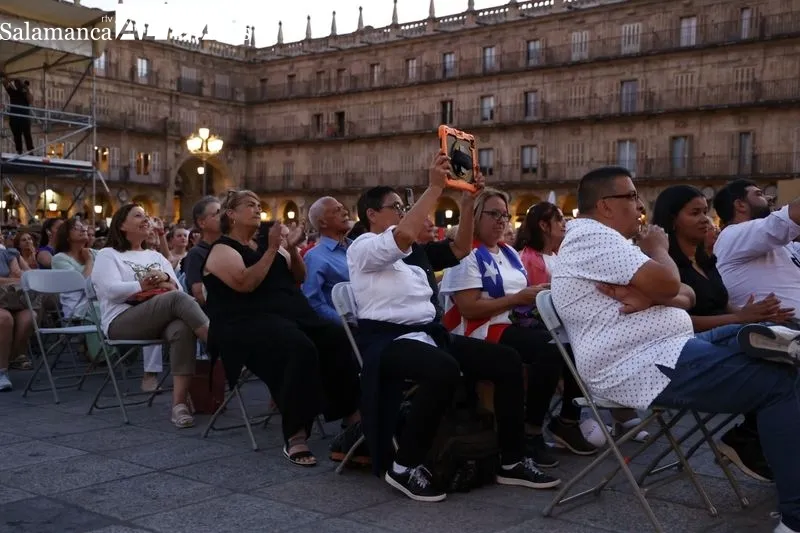 Concierto de la Banda Sinfónica Avanzada de la Escuela Especializada Libre de Música Antonio Paoli de Caguas, Puerto Rico, en la Plaza Mayor. Fotos: David Sañudo