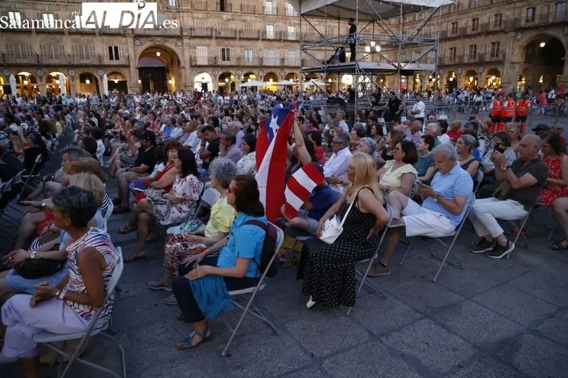 Concierto de la Banda Sinfónica Avanzada de la Escuela Especializada Libre de Música Antonio Paoli de Caguas, Puerto Rico, en la Plaza Mayor. Fotos: David Sañudo