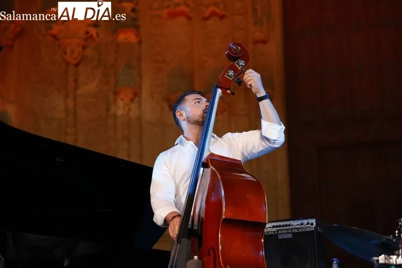 Concierto de Emmet Cohen Trio fascina en el Patio Chico. Fotos: David Sañudo