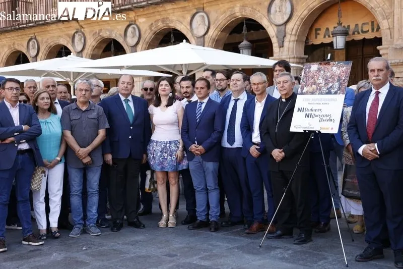 Emotivo homenaje a las víctimas del terrorismo en el vigésimo sexto aniversario del asesinato a Miguel Ángel Blanco | FOTOS: David Sañudo 