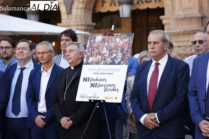 Emotivo homenaje a las víctimas del terrorismo en el vigésimo sexto aniversario del asesinato a Miguel Ángel Blanco | FOTOS: David Sañudo 