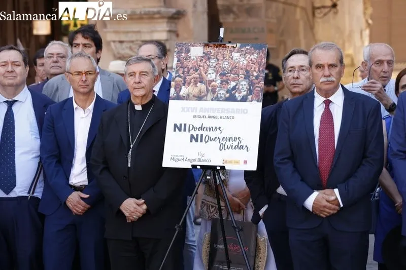 Emotivo homenaje a las víctimas del terrorismo en el vigésimo sexto aniversario del asesinato a Miguel Ángel Blanco | FOTOS: David Sañudo 