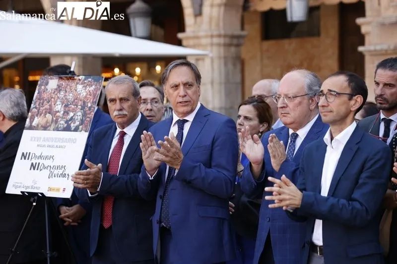 Emotivo homenaje a las víctimas del terrorismo en el vigésimo sexto aniversario del asesinato a Miguel Ángel Blanco | FOTOS: David Sañudo 