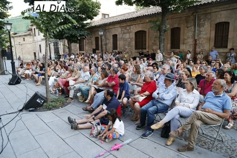 Representación teatral sobre un encuentro de Bretón y Bécquer, de la compañía ForoAsteros Teatro, en Las Úrsulas.. Fotos: David Sañudo