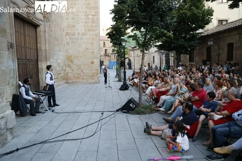 Representación teatral sobre un encuentro de Bretón y Bécquer, de la compañía ForoAsteros Teatro, en Las Úrsulas.. Fotos: David Sañudo