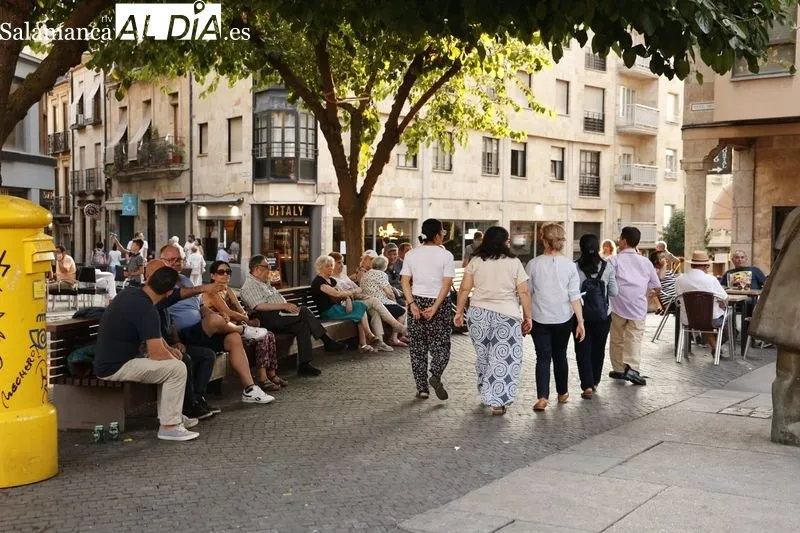 Ambiente en el centro de Salamanca este sábado por la tarde. Fotos: David Sañudo