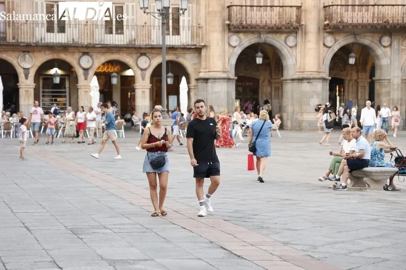 Ambiente en el centro de Salamanca este sábado por la tarde. Fotos: David Sañudo