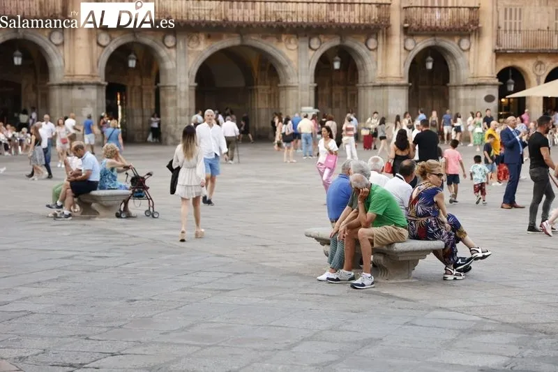 Ambiente en el centro de Salamanca este sábado por la tarde. Fotos: David Sañudo