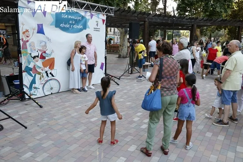 Celebración del Día Municipal de los Abuelos y Abuelas en La Alamedilla. Fotos: David Sañudo